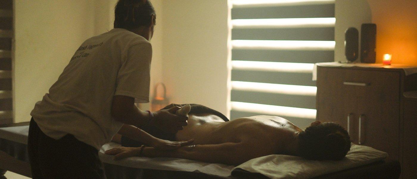 A Complete Guide to Ayurveda and Wellness Programs in Rishikesh