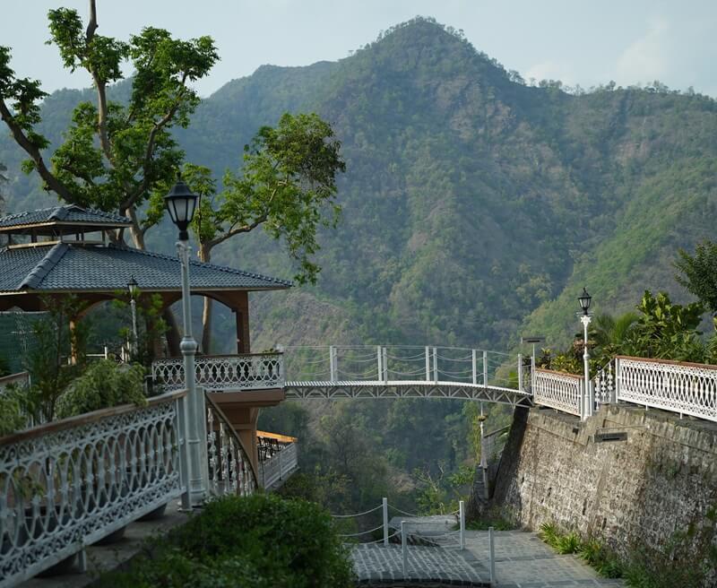 Best Ashram Stay in Rishikesh: A Complete Guide for Spiritual Travelers