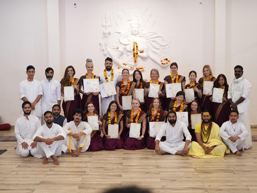 RYT 200 vs RYT 500 Yoga Teacher Training in India: Certification and Benefits