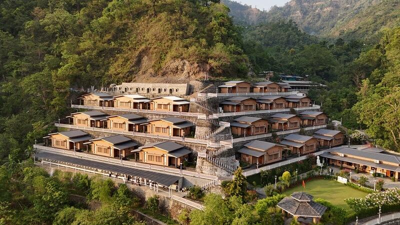 yoga-retreat-rishikesh-luxury-accommodation.jpg